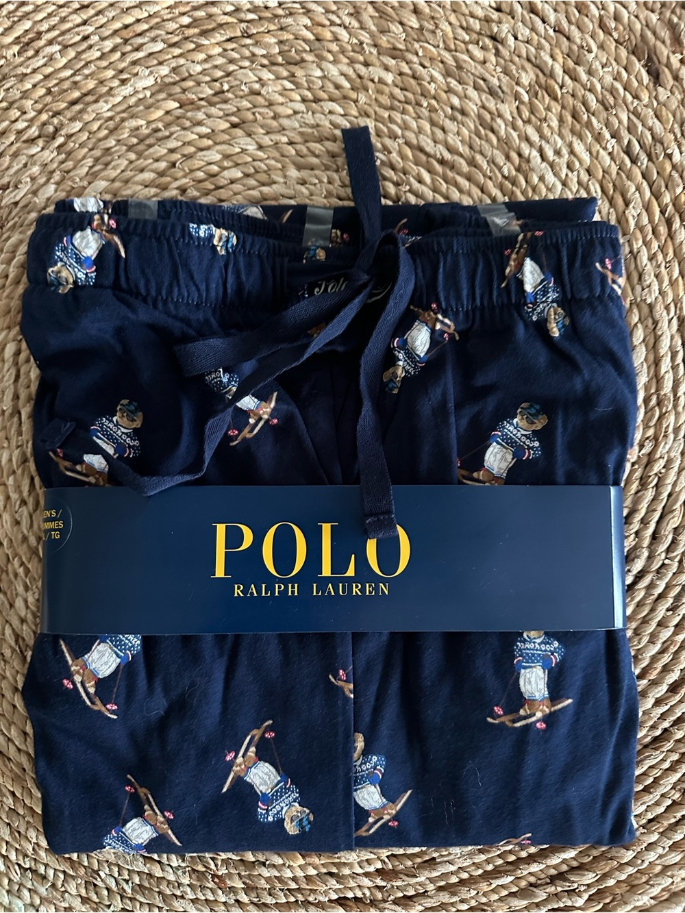 Polo by Ralph Lauren Bear Print
Pants XL- Navy NWT